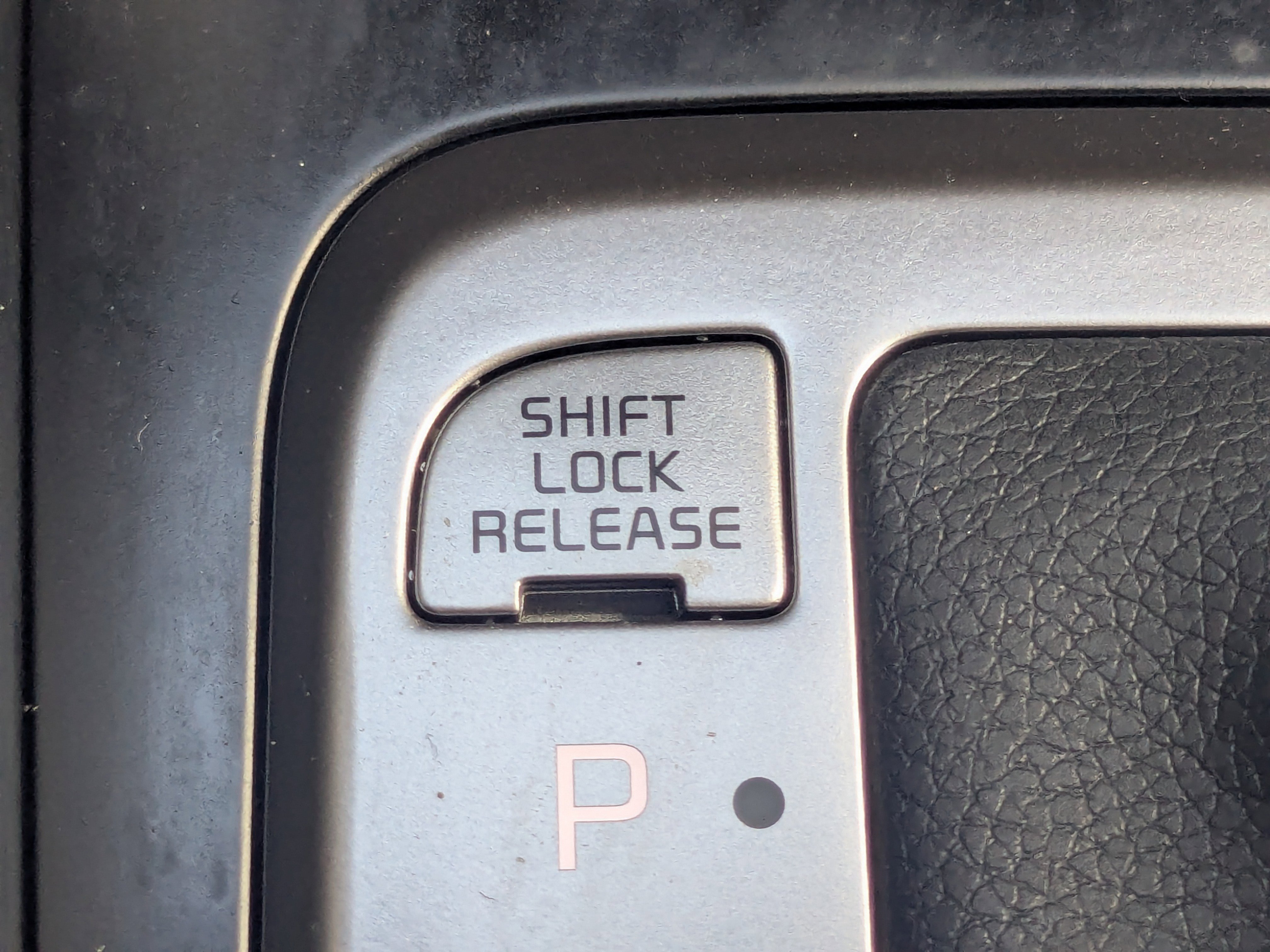 Certified 2024 Kia Sorento S w/ Panoramic Sunroof Package image 30