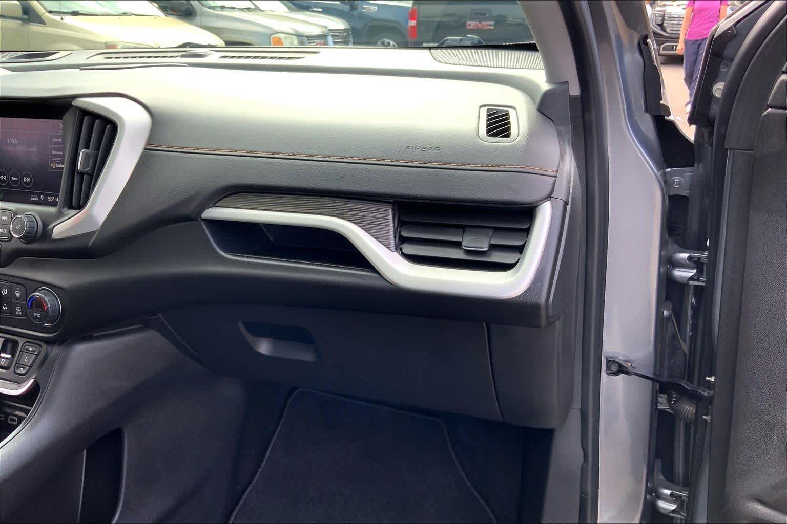 Used 2020 GMC Terrain SLT w/ Preferred Package AWD/4WD image 16