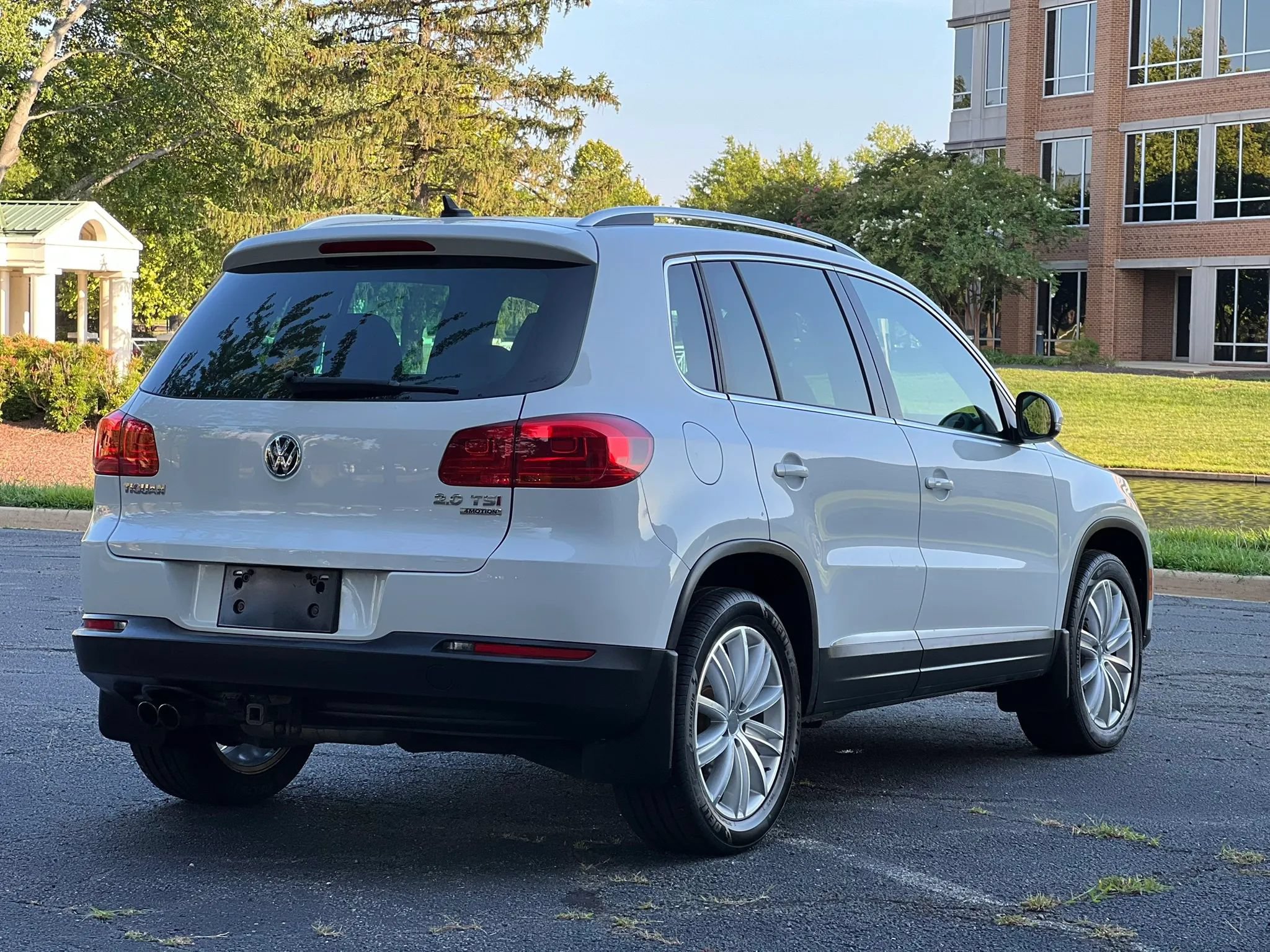Used 2015 Volkswagen Tiguan SEL AWD/4WD image 5