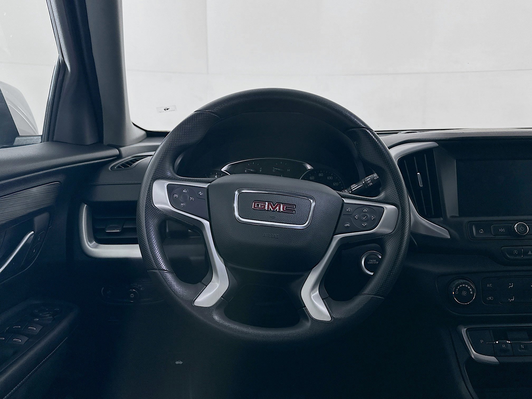 Used 2024 GMC Terrain SLE image 17