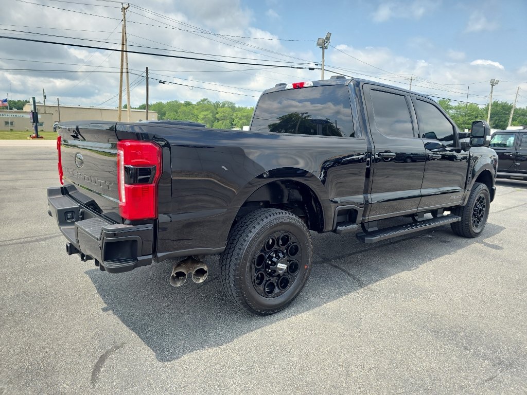 Used 2025 Ford F350 Lariat w/ Black Appearance Package AWD/4WD image 6