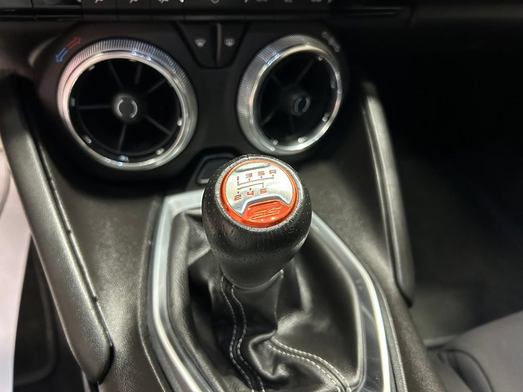 Used 2016 Chevrolet Camaro SS RWD image 17