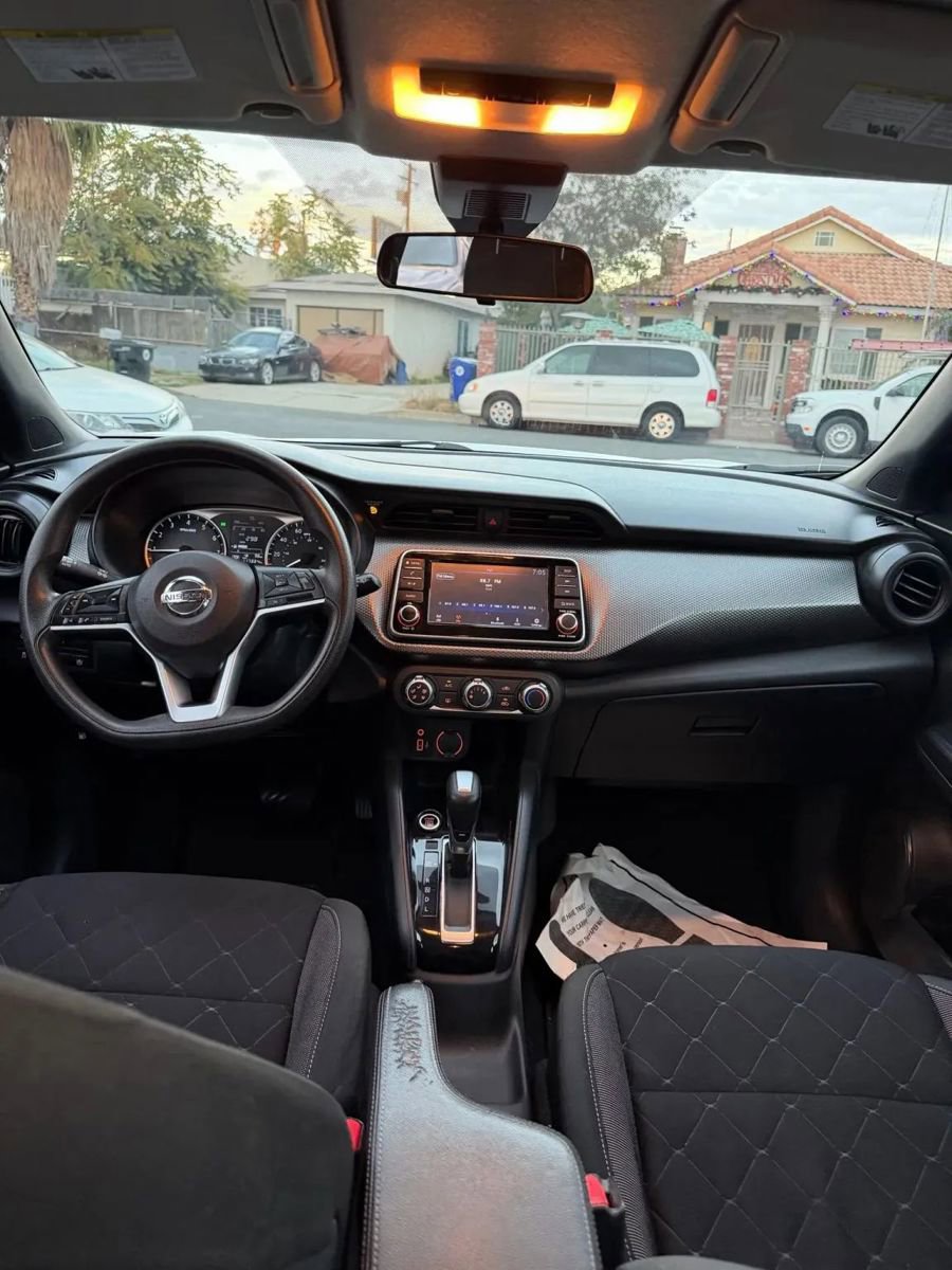 Used 2020 Nissan Kicks S image 13