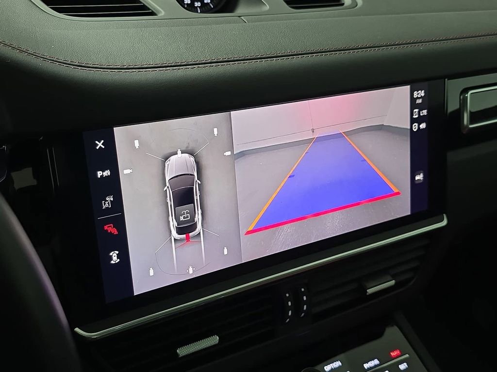 Certified 2023 Porsche Cayenne Turbo S AWD/4WD image 18