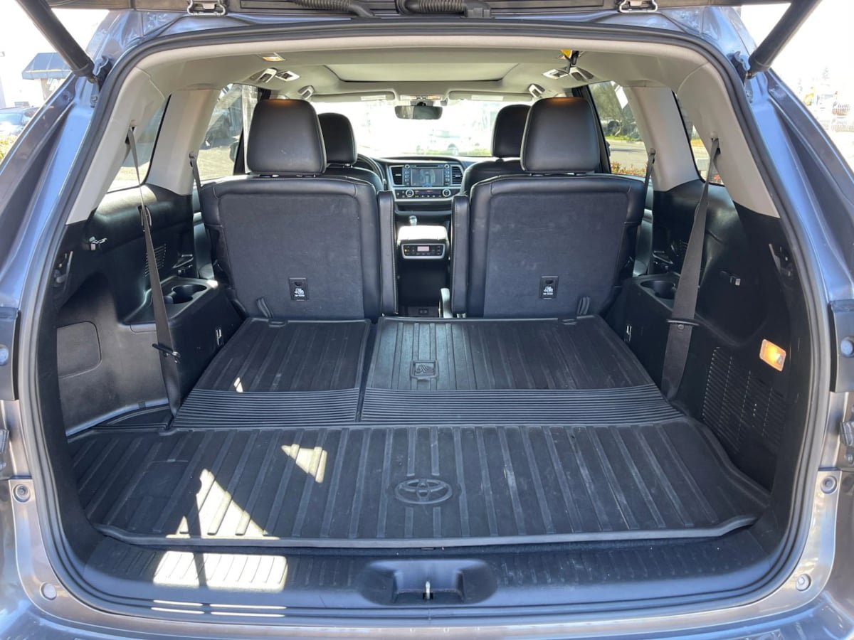 Used 2017 Toyota Highlander Limited Platinum FWD image 9