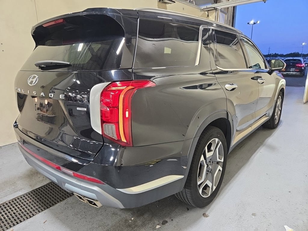 Used 2024 Hyundai Palisade Limited AWD/4WD image 14