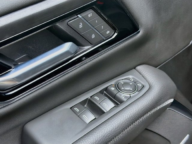 Used 2026 GMC Yukon Denali w/ Sun & Power Step Package RWD image 25