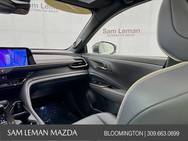 Used 2025 Toyota Crown Platinum w/ Carpet Mat Package (TMS) AWD/4WD image 24