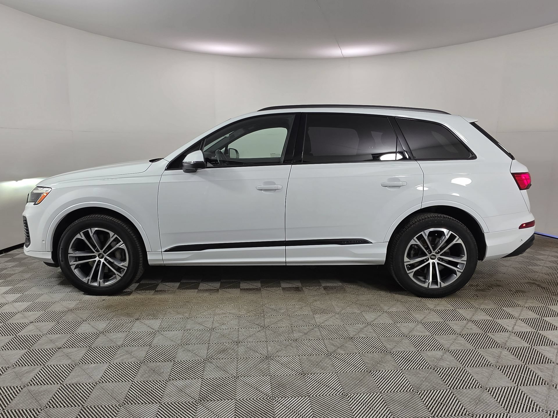 Used 2025 Audi Q7 2.0T Premium Plus AWD/4WD image 4