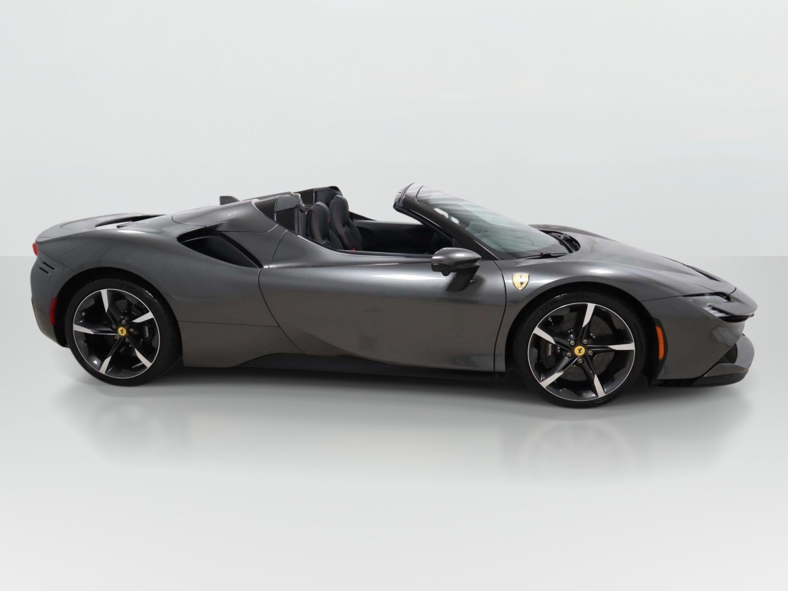 Used 2025 Ferrari SF90 Spider AWD/4WD image 8