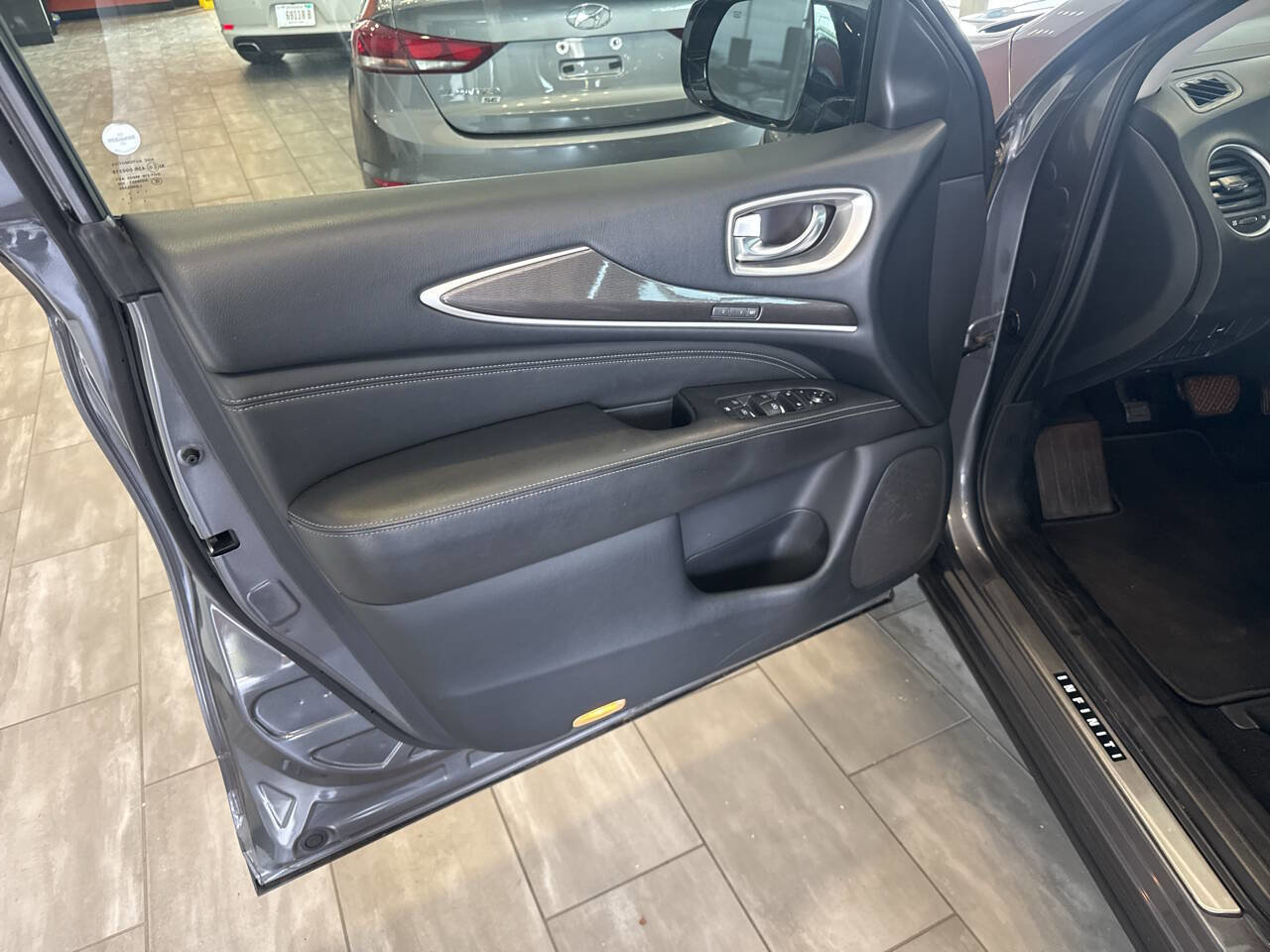 Used 2018 INFINITI QX60 AWD w/ Premium Plus Package image 25