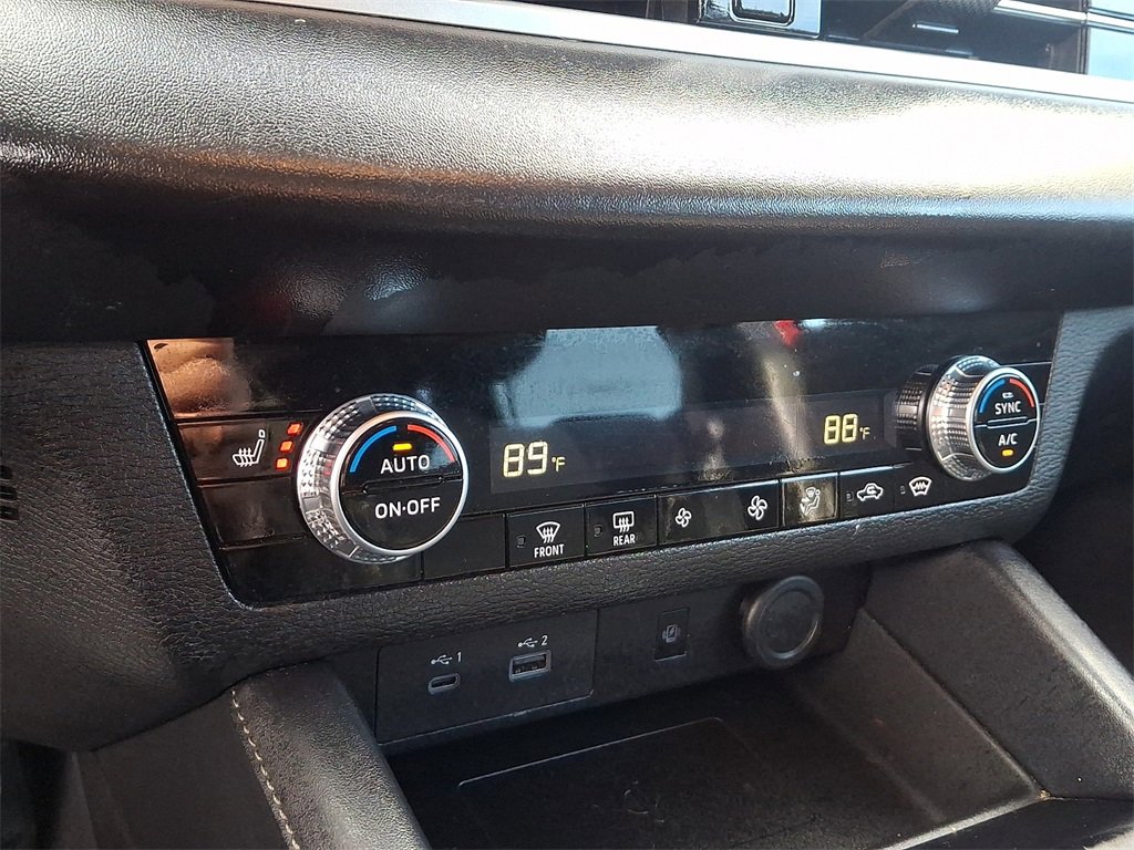 Used 2024 Mitsubishi Outlander SE image 18