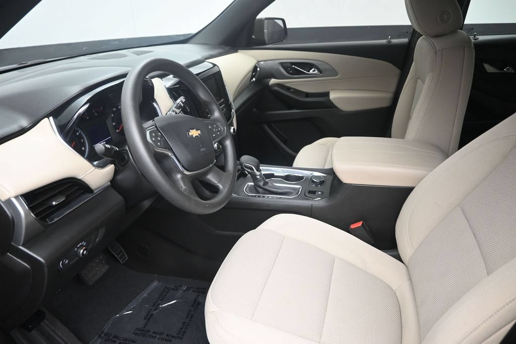 Used 2023 Chevrolet Traverse LS FWD image 12