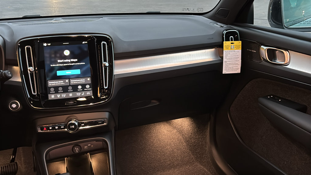 New 2026 Volvo XC40 B5 Ultra w/ Climate Package AWD/4WD image 8