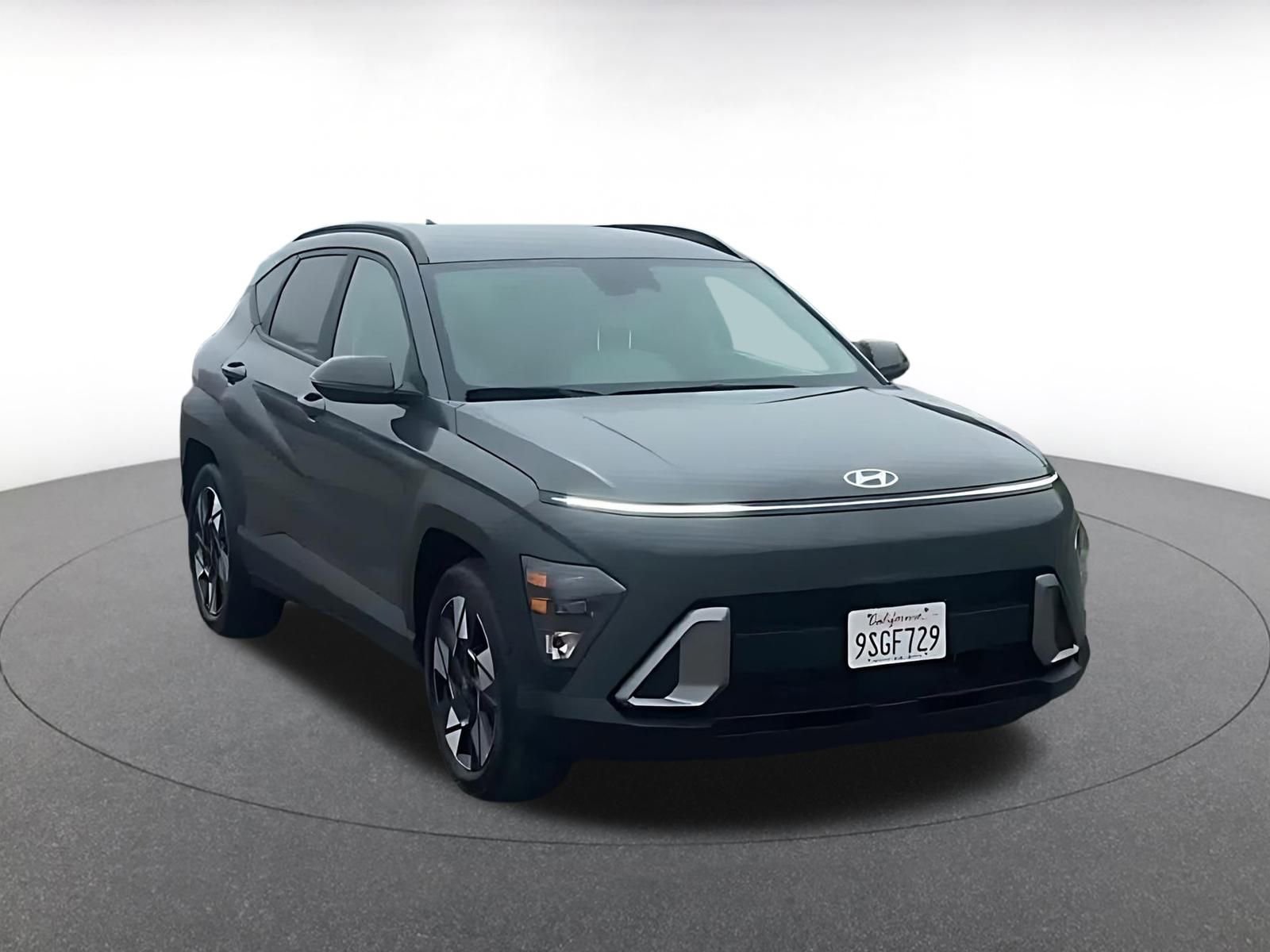 Used 2025 Hyundai Kona SEL image 3