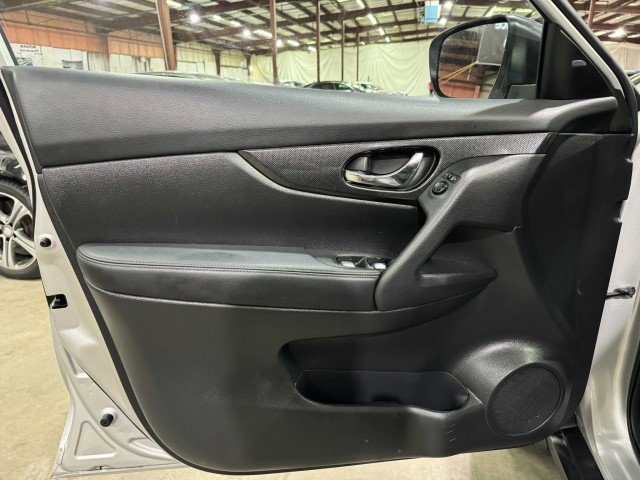 Used 2016 Nissan Rogue SL w/ SL Premium Package image 26