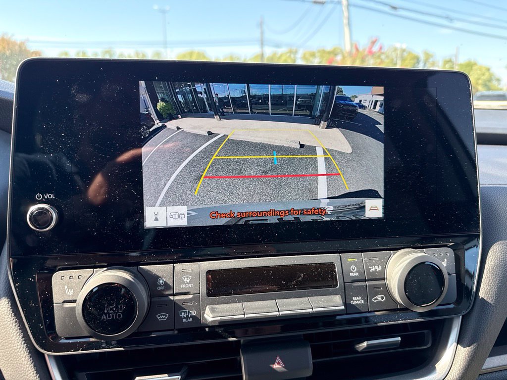Used 2025 Toyota Grand Highlander FWD image 11
