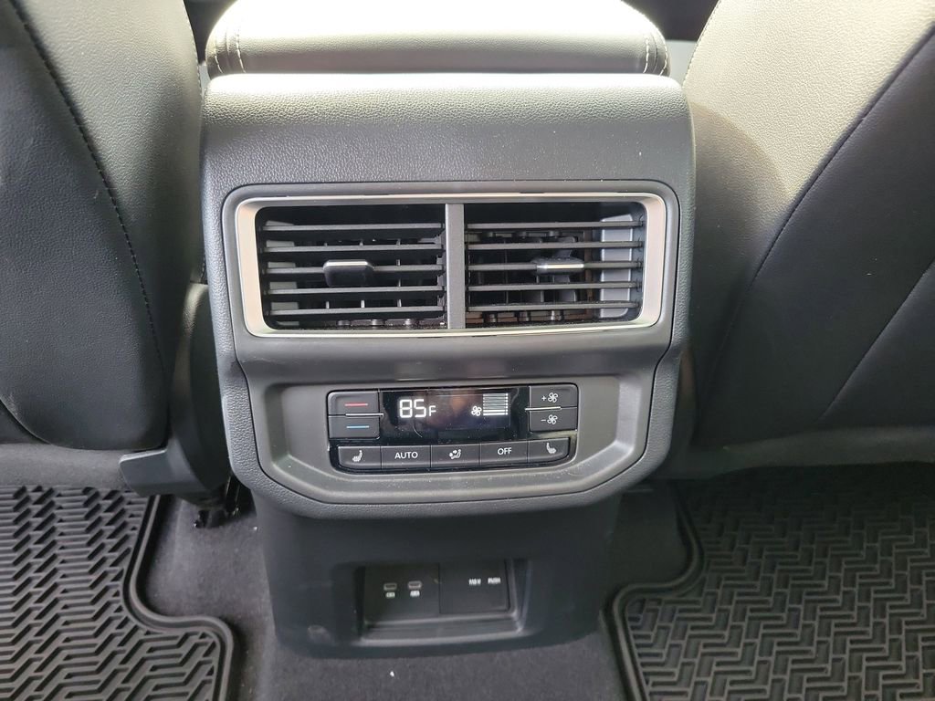 Used 2024 Volkswagen Atlas SEL Premium R-Line image 17