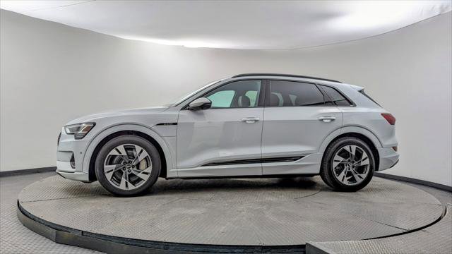 Used 2022 Audi e-tron Premium w/ Convenience Plus Package image 3