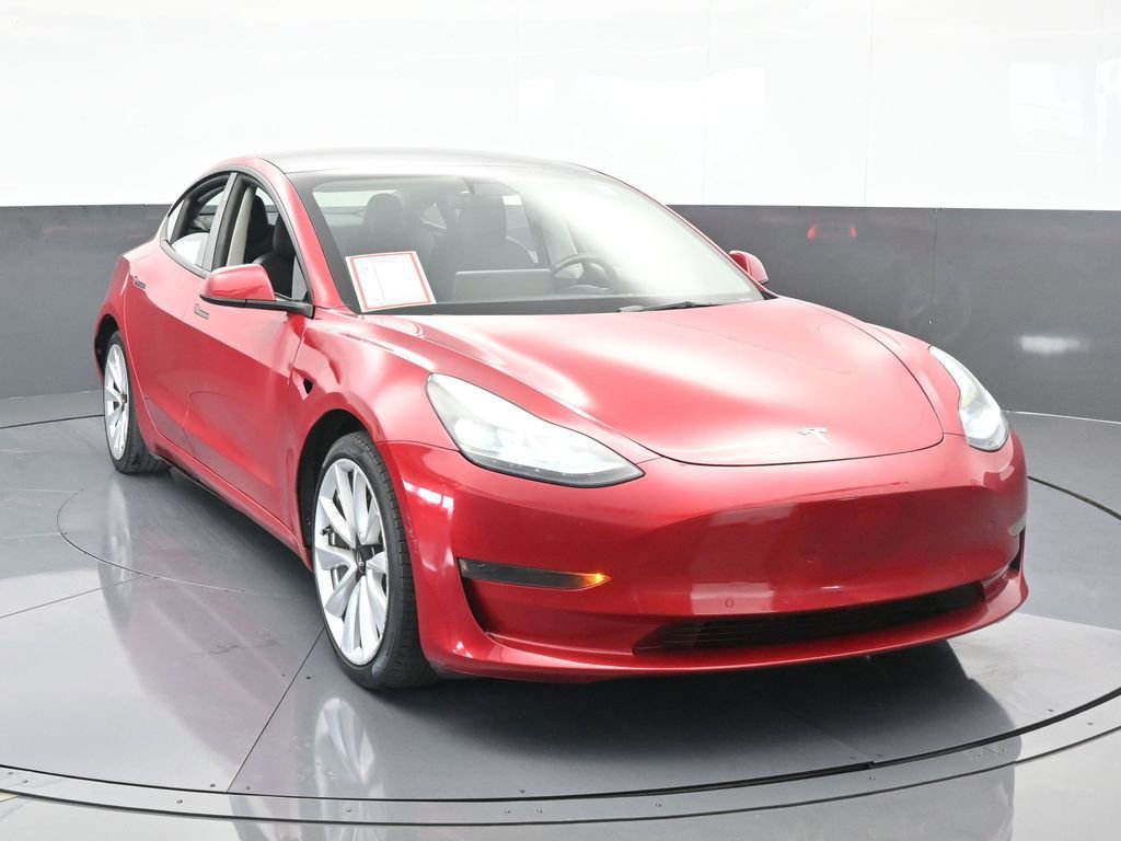 Used 2022 Tesla Model 3 Standard Range image 9
