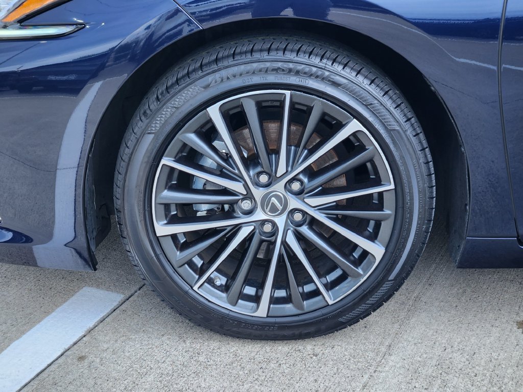 Certified 2025 Lexus ES 350 w/ Premium Package FWD image 10