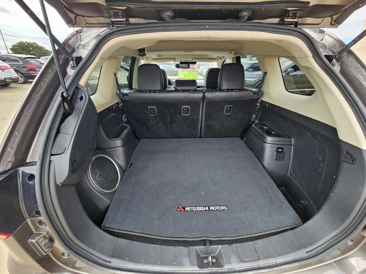 Used 2018 Mitsubishi Outlander GT image 18