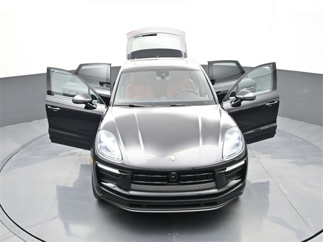 New 2026 Porsche Macan image 31