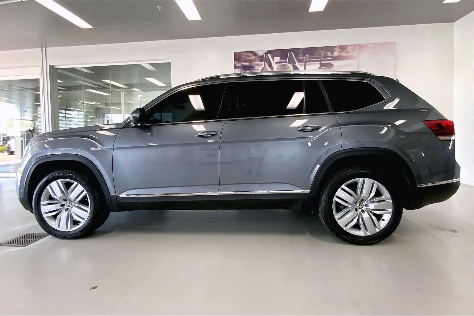 Used 2018 Volkswagen Atlas SEL Premium AWD/4WD image 3
