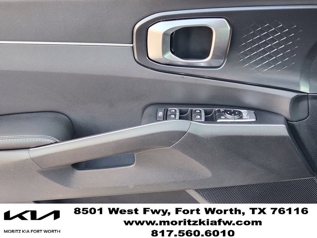 Certified 2025 Kia Sorento S AWD/4WD image 16
