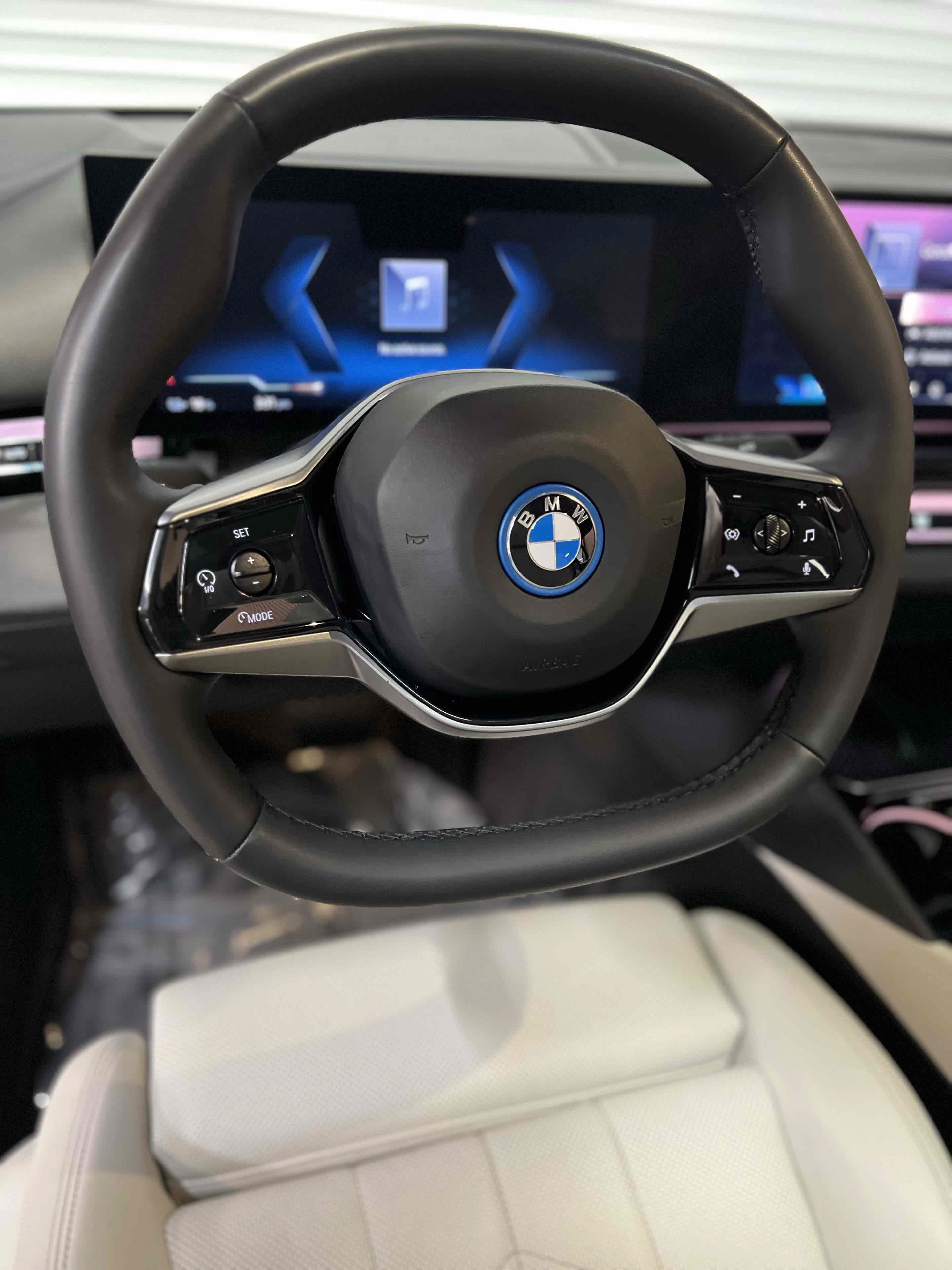 Used 2024 BMW i5 eDrive40i RWD image 48