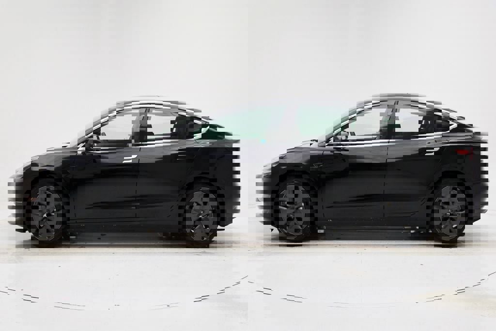 Used 2020 Tesla Model 3 Standard Range Plus image 5