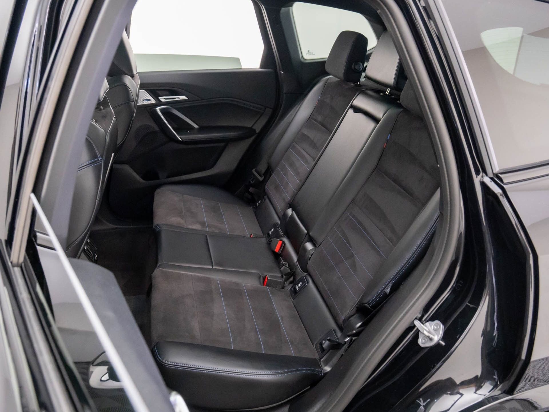 Certified 2025 BMW X1 xDrive28i w/ Technology Package image 17