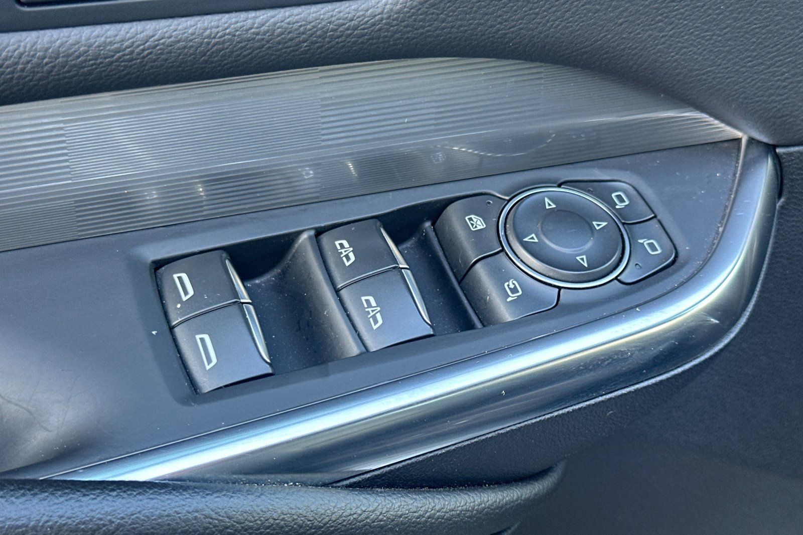 Certified 2025 Cadillac XT4 Premium Luxury FWD image 12