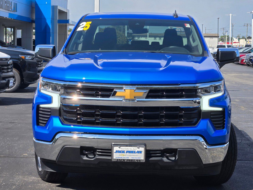 Used 2025 Chevrolet Silverado 1500 LT image 3