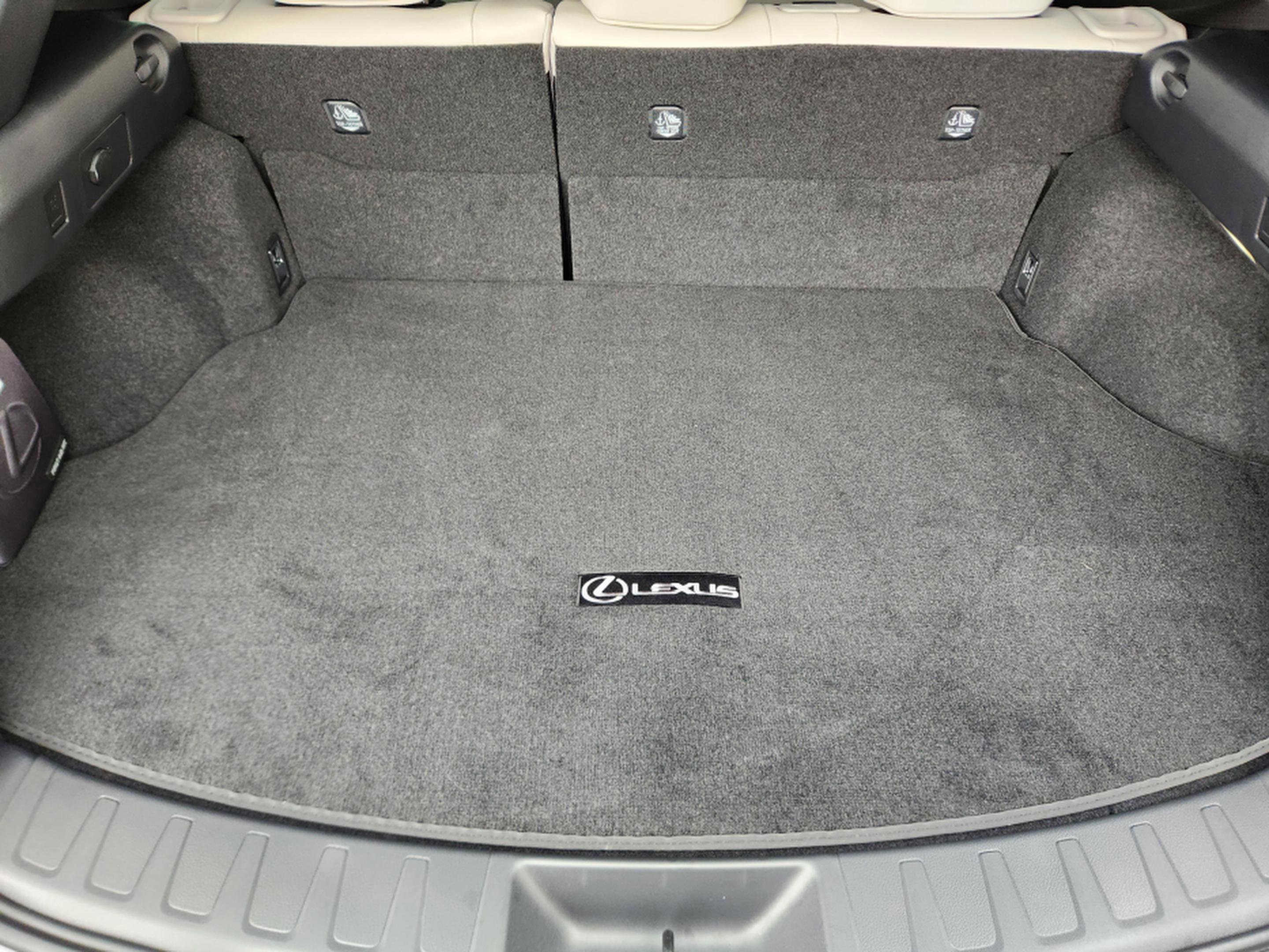 New 2026 Lexus UX 300h FWD image 20