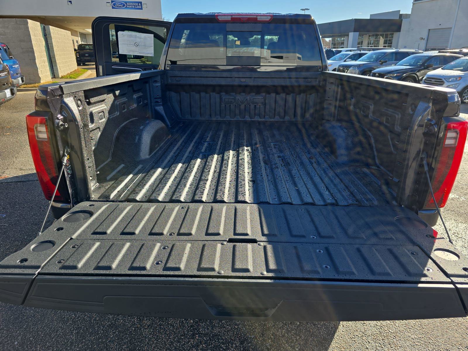 New 2026 GMC Sierra 3500 SLT w/ SLT Convenience Package image 14