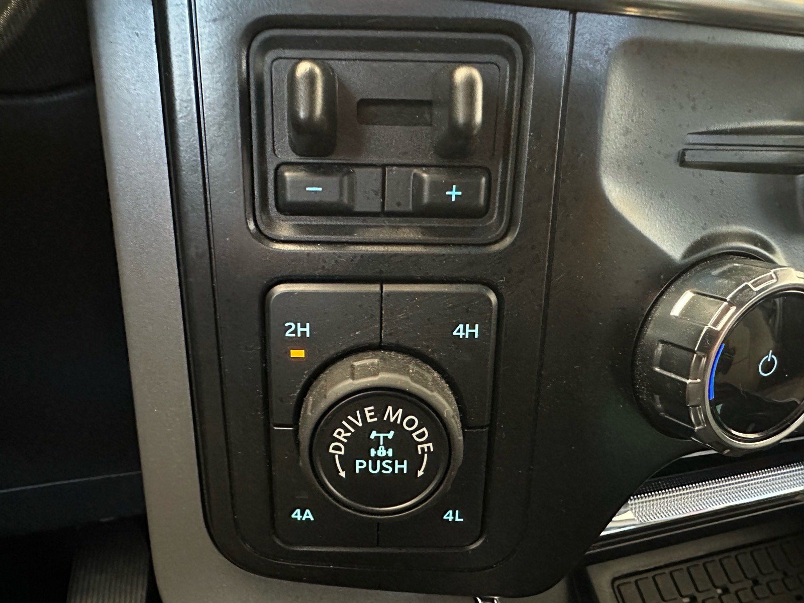 Certified 2024 Ford F150 Lariat w/ FX4 Off-Road Package AWD/4WD image 46