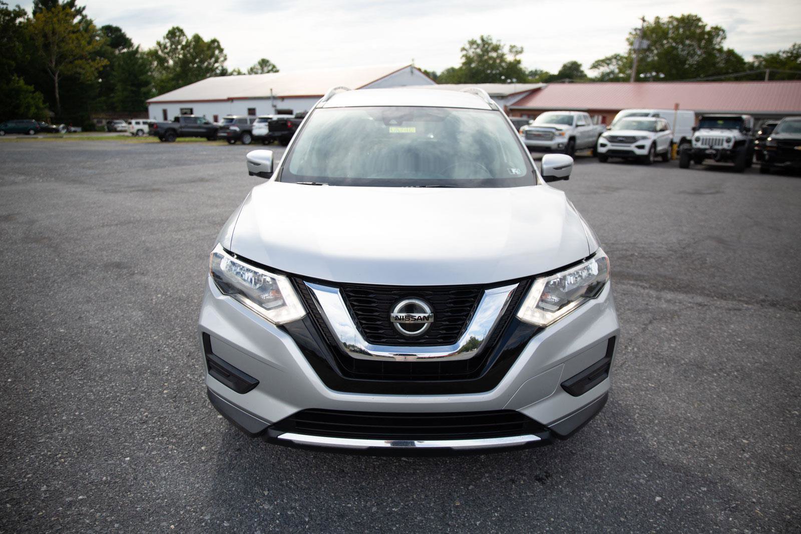 Used 2019 Nissan Rogue SV w/ Premium Package image 8