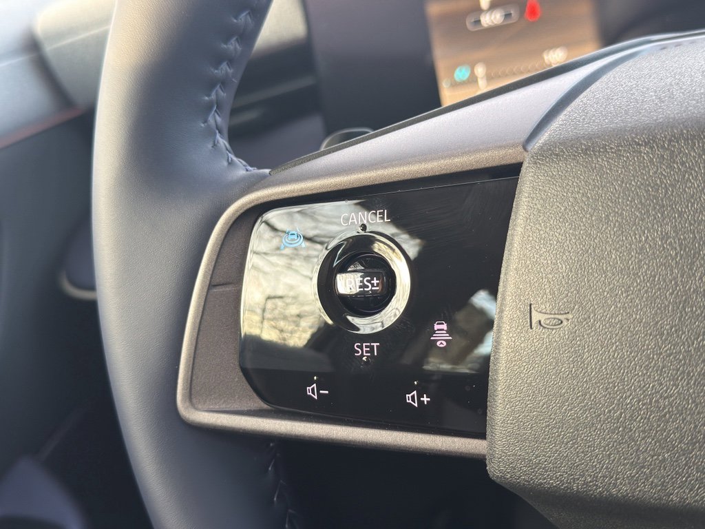 New 2026 Nissan Leaf Platinum+ w/ Cargo Package (Platinum+) image 17