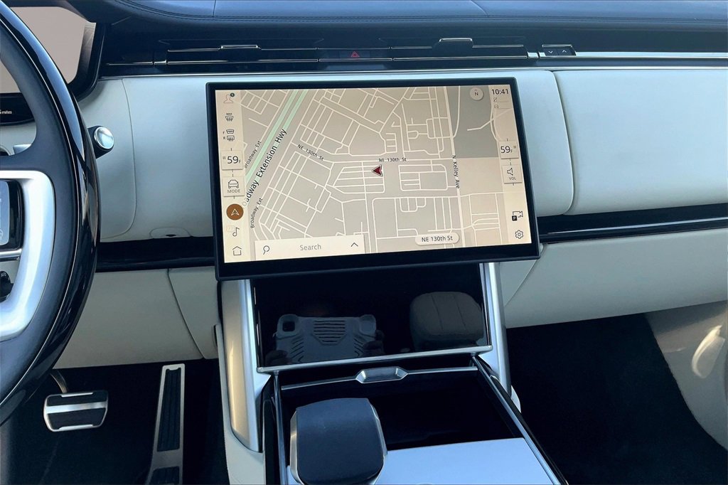 New 2025 Land Rover Range Rover SE image 7