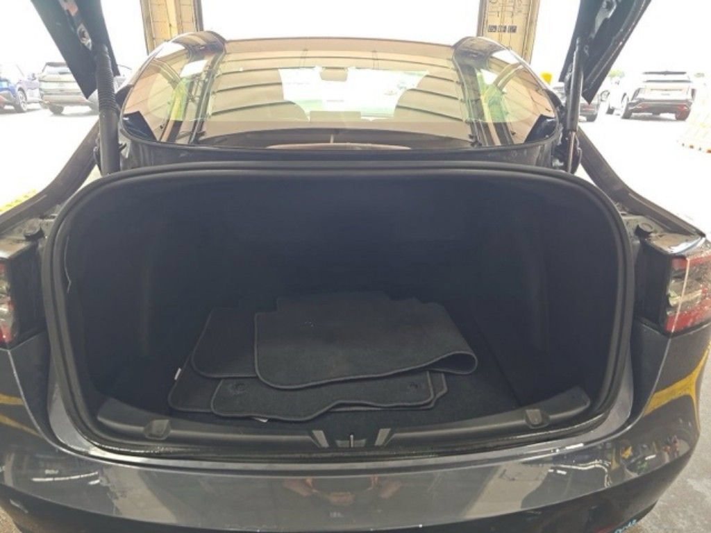 Used 2023 Tesla Model 3 Standard Range RWD image 16