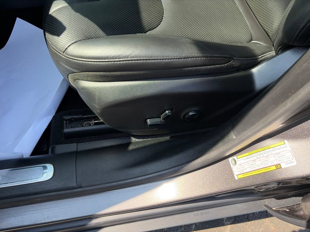 Used 2019 Jeep Cherokee Limited AWD/4WD image 12