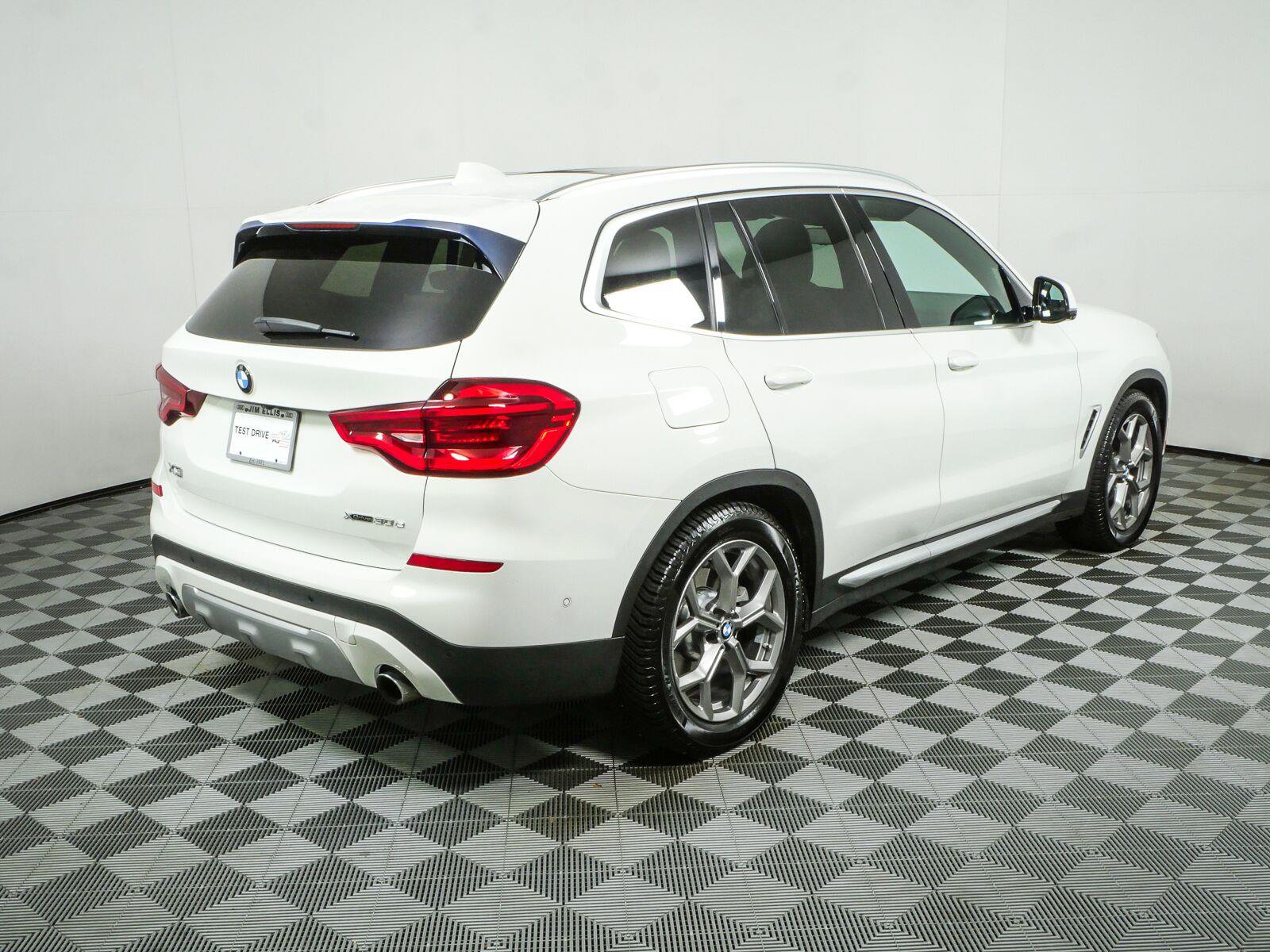 Used 2021 BMW X3 xDrive30e w/ Premium Package AWD/4WD image 3