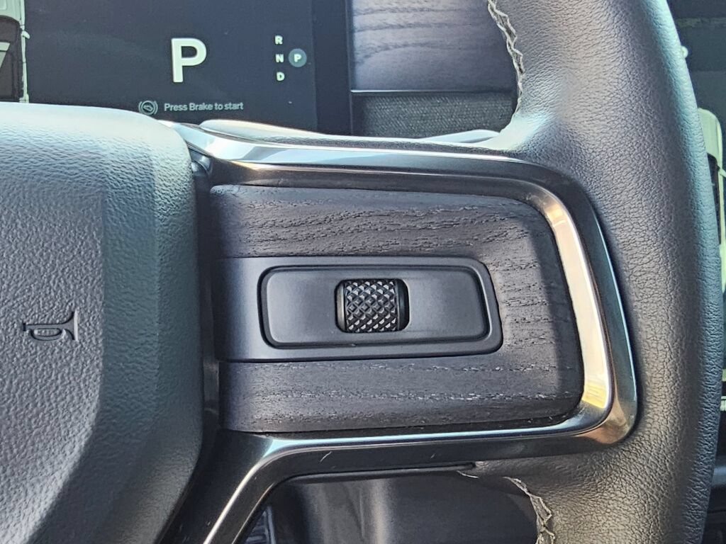 Used 2025 Rivian R1S Adventure Dual AWD/4WD image 17