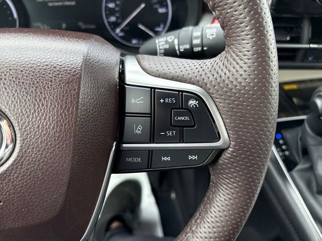 Used 2023 Toyota Sienna Platinum image 12