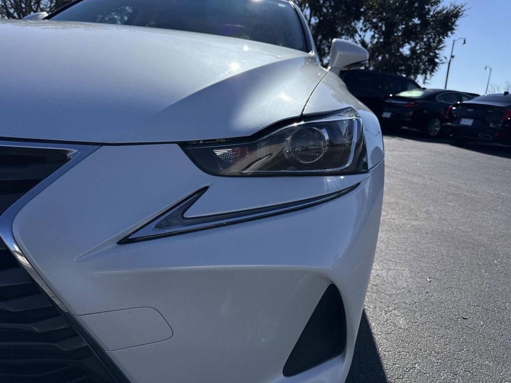 Used 2017 Lexus IS 200t image 9