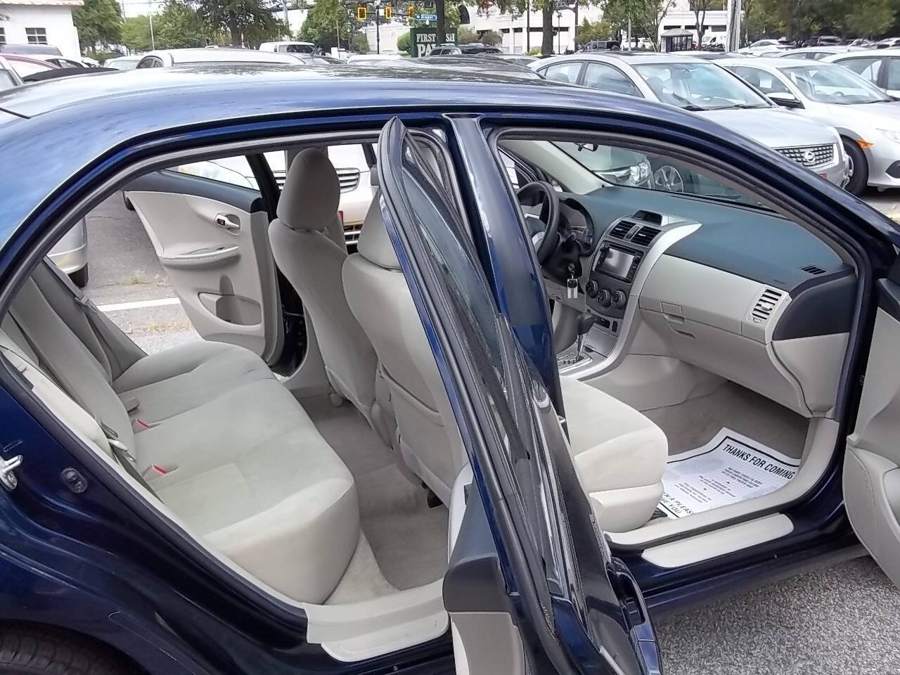 Used 2013 Toyota Corolla LE FWD image 9