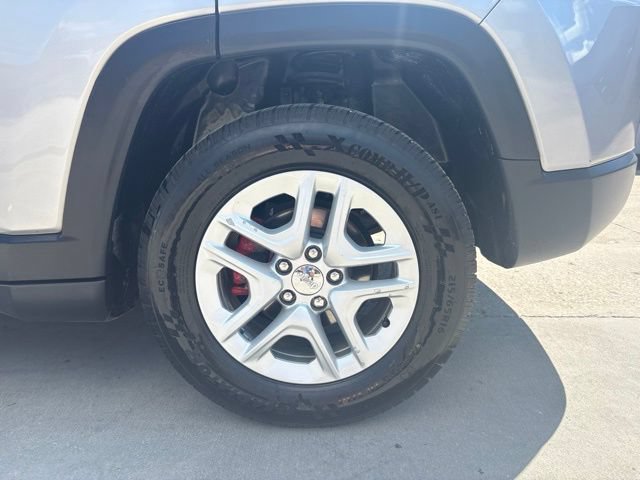 Used 2021 Jeep Compass Sport w/ Cold Weather Group FWD image 11