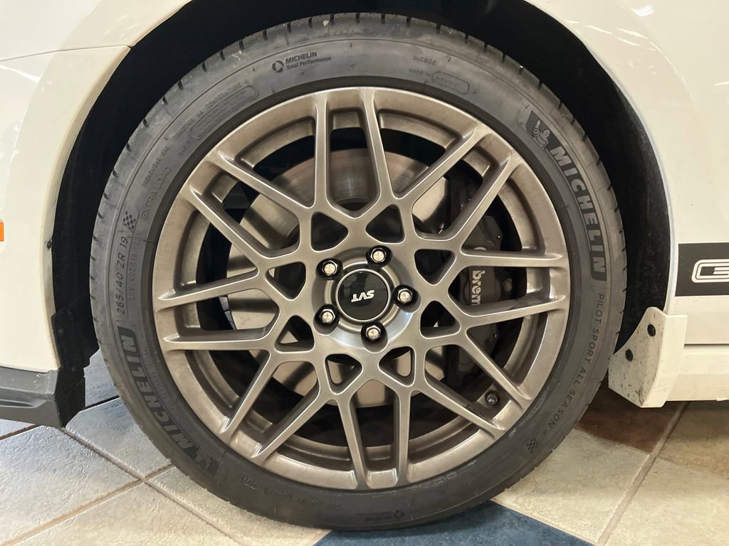 Used 2013 Ford Mustang Shelby GT500 image 16