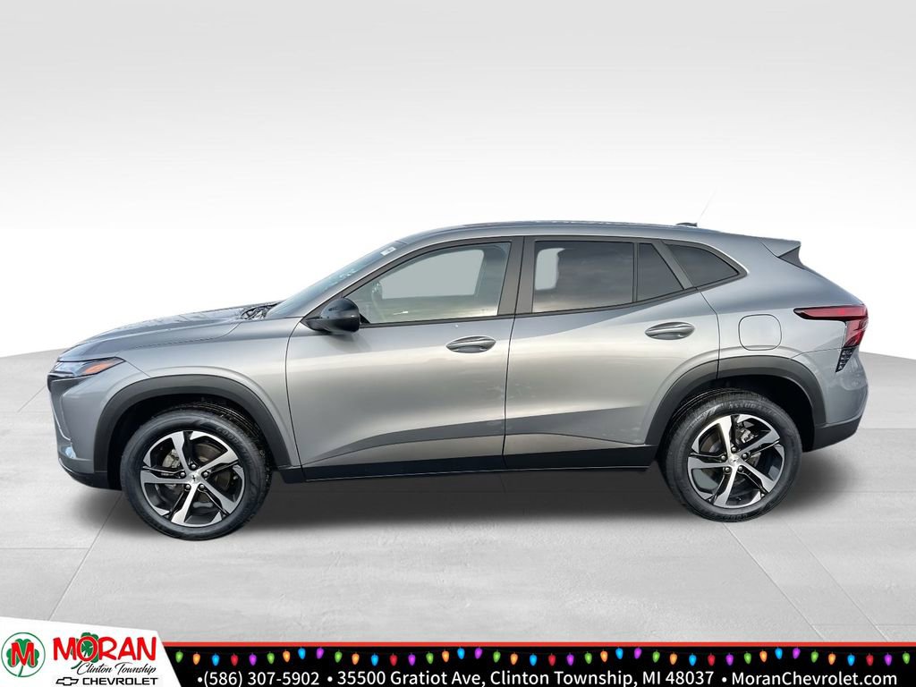 Certified 2024 Chevrolet Trax RS w/ Driver Confidence Package image 3